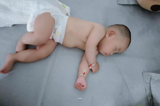 灌南3个月宝宝怎么抱